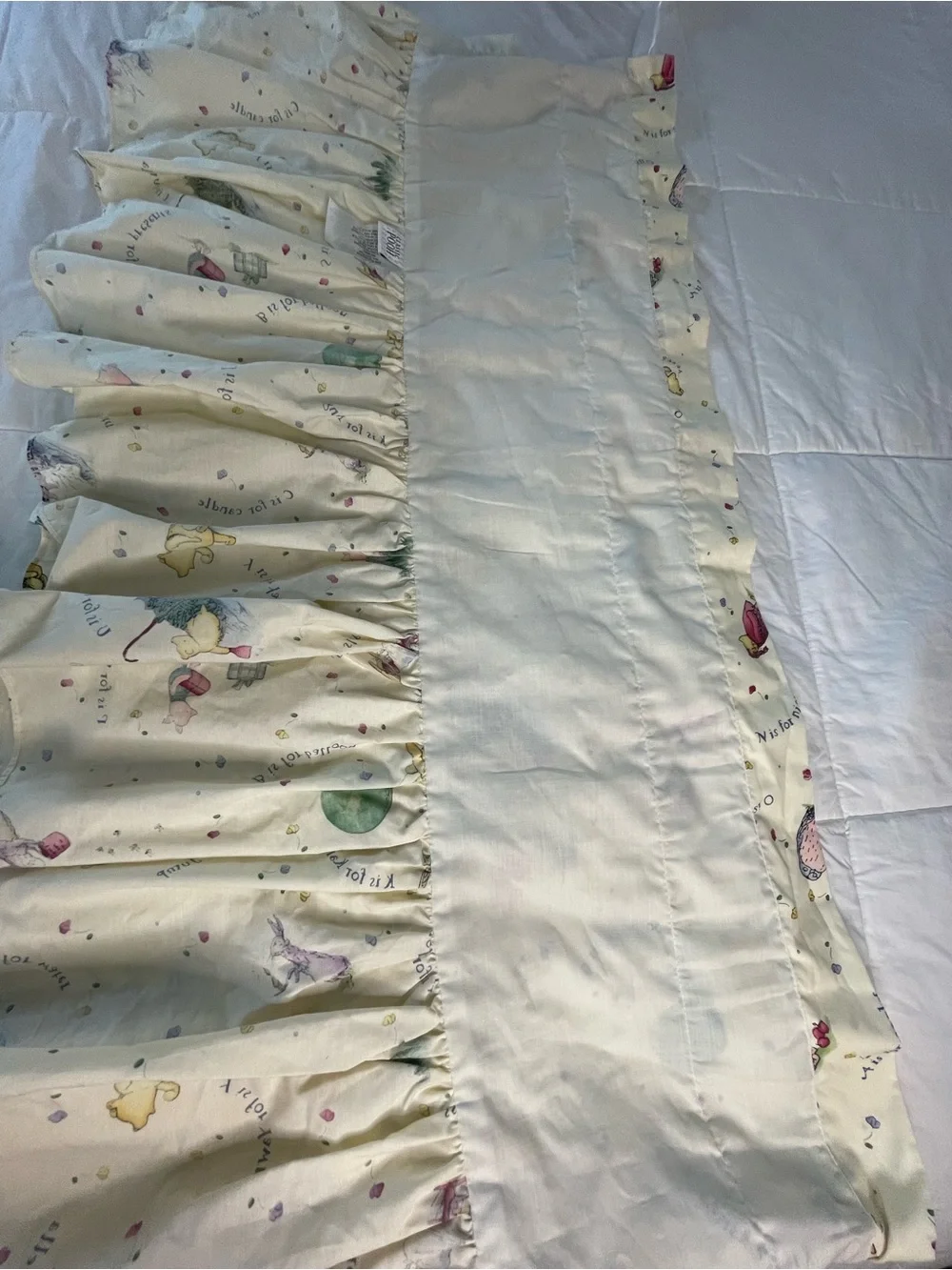 VTG 1997 Red Calliope Classic Winnie the Pooh ABC Balloon Ruffle Valance 80x21
